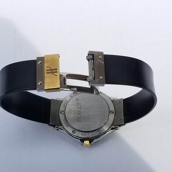 HUBLOT MDM 18K YELLOW GOLD 28 MM BLACK DIAL QUARTZ WATCH - Picture 15 of 16